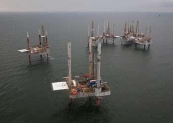 Huracán Ida provoca fuga de petróleo en Golfo de México