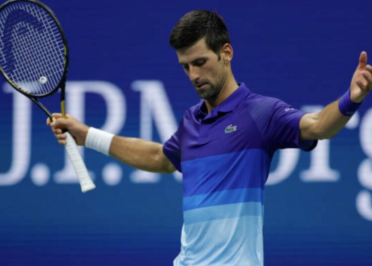 Novak Djokovic avanzó a los cuartos de final del US Open y está a tres juegos de lograr un hito histórico en el tenis