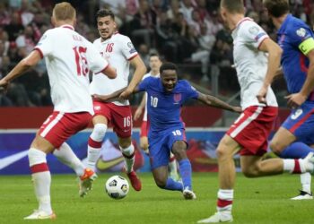 Inglaterra empata con Polonia, pierde el récord perfecto
