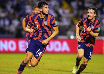 De visitante Estados Unidos goleó a Honduras con un contundente 4 a 1 y endereza su eliminatoria