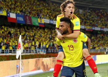 Colombia derrota 3-1 a Chile y se mantiene en la carrera para clasificar al Mundial de Qatar