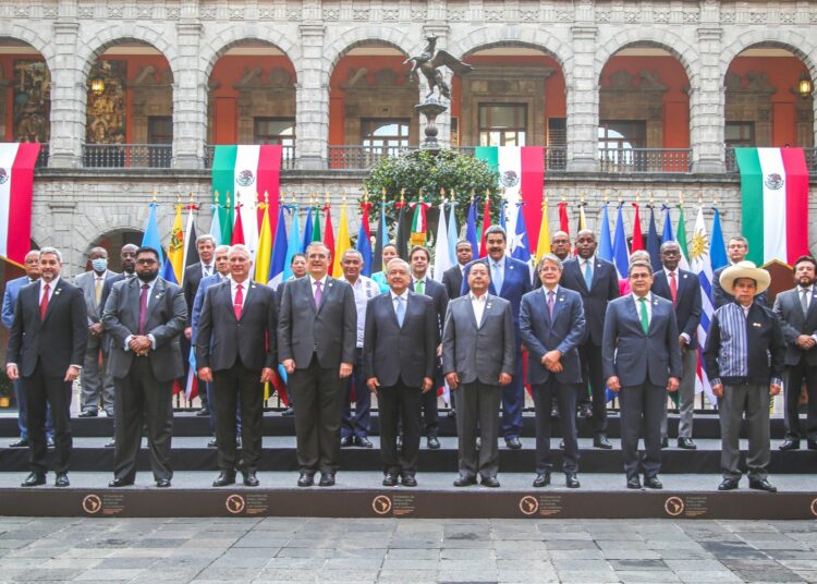 Venezuela y Cuba sacan chispas a cumbre de la Celac en México