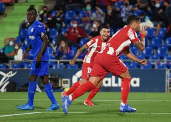 Luis Suárez rescata al Atlético en Getafe