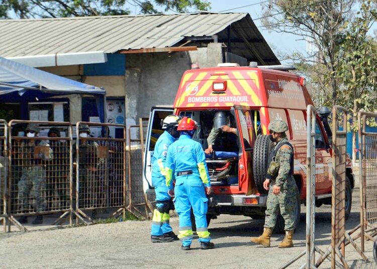 Las autoridades elevan a más de 100 la cifra de muertos tras el motín en una cárcel de Ecuador