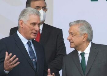 Senador denuncia a gobierno mexicano por presunto fraude por contratación de «falsos» médicos cubanos