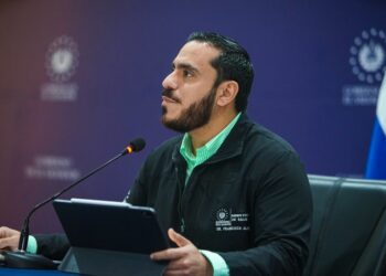 «Existe evidencia científica que respalda que la vacuna es segura para los niños»: Ministro de Salud