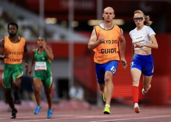 Amor en los Juegos Paralímpicos: guía le pidió matrimonio a paratleta después de una carrera