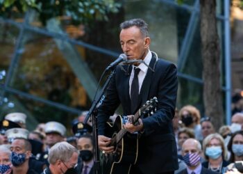“Te veré en mis sueños”: la emotiva canción que Bruce Springsteen interpretó en la ceremonia por el 20 aniversario del 11-S