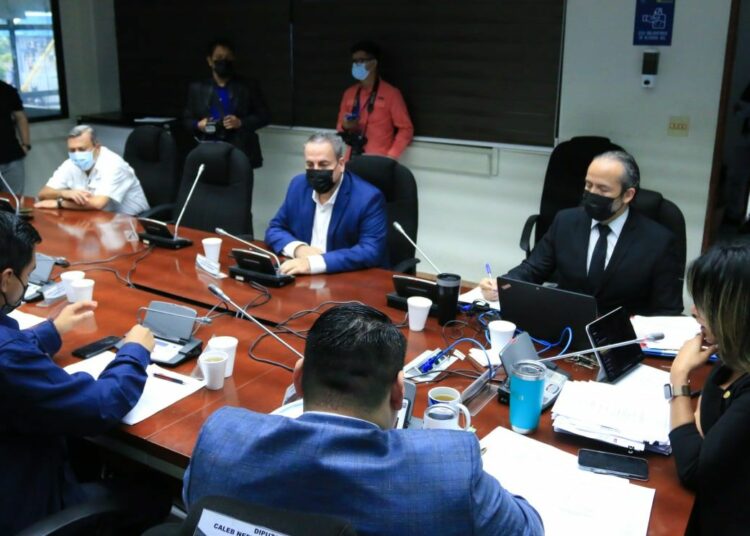 Diputados de Comisión Financiera evalúan crear nueva Ley de Gestión de Cobros para evitar abusos en usuarios