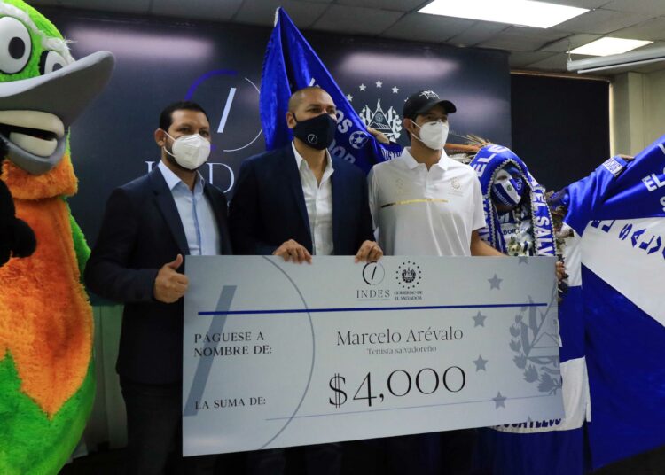 INDES premió al tenista salvadoreño Marcelo Arévalo por el subcampeonato en dobles mixtos en el US Open