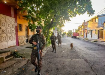 Fuerza Armada realiza controles preventivos para la seguridad de los salvadoreños