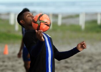 Hebert Ramos reforzará al equipo de fútbol playa Al Samara de Costa Rica