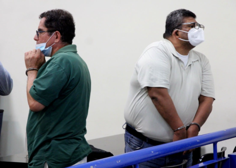 Dos hermanos que falsificaban placas, títulos, sellos y diplomas son condenados a 9 años de prisión