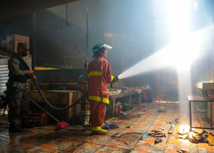 Presidente Bukele: “El Gobierno trabajará de la mano con las instituciones para darles un nuevo mercado San Miguelito”