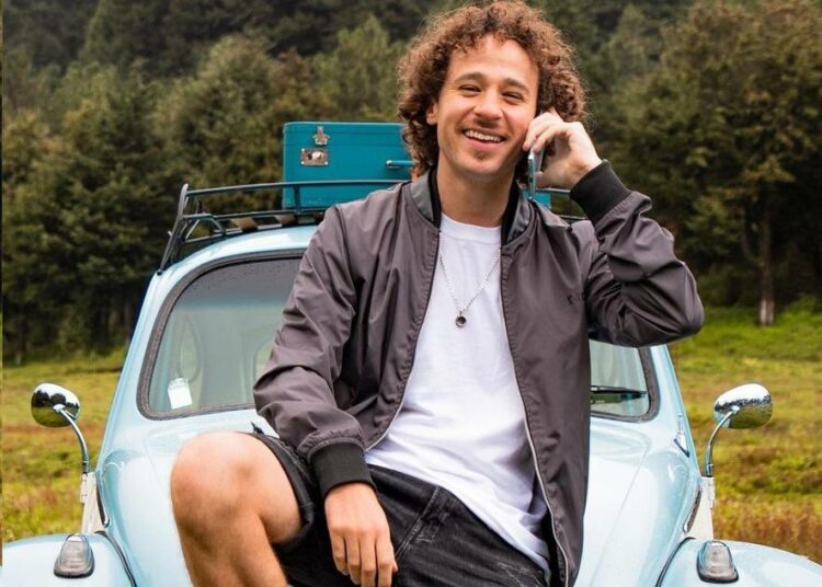 Luisito Comunica hizo cruda reflexión a maestros universitarios: “No desmotiven, puede haber dinero donde sea”