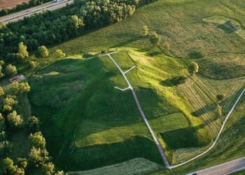 Descubren que los primeros habitantes de lo que hoy es EE.UU. eran «sofisticados ingenieros» que construyeron masivas estructuras «indestructibles»