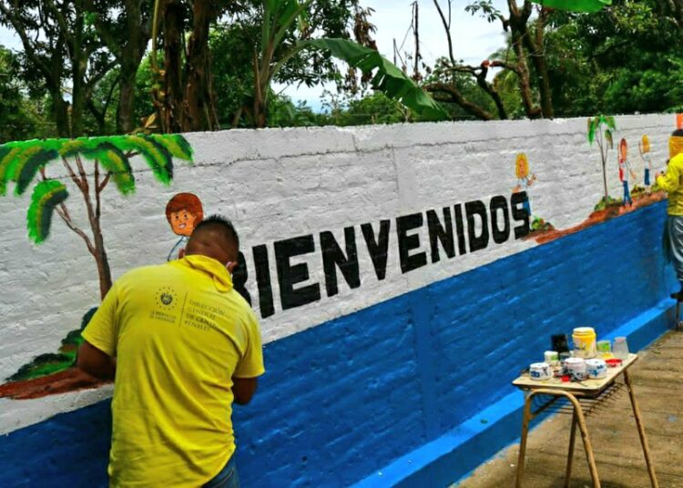 Privados de libertad realizan remodelaciones en diferentes centros escolares