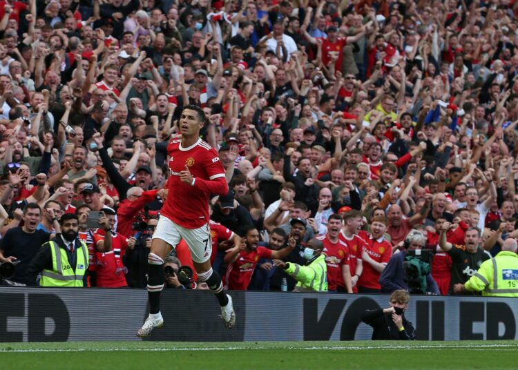 Magistral regreso de Cristiano Ronaldo con el Manchester United; goleada y liderato