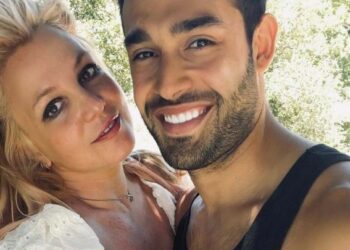 Britney Spears anunció su compromiso con Sam Asghari