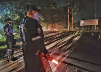 Conductor se da a la fuga tras atropellar a un hombre en Santa Ana