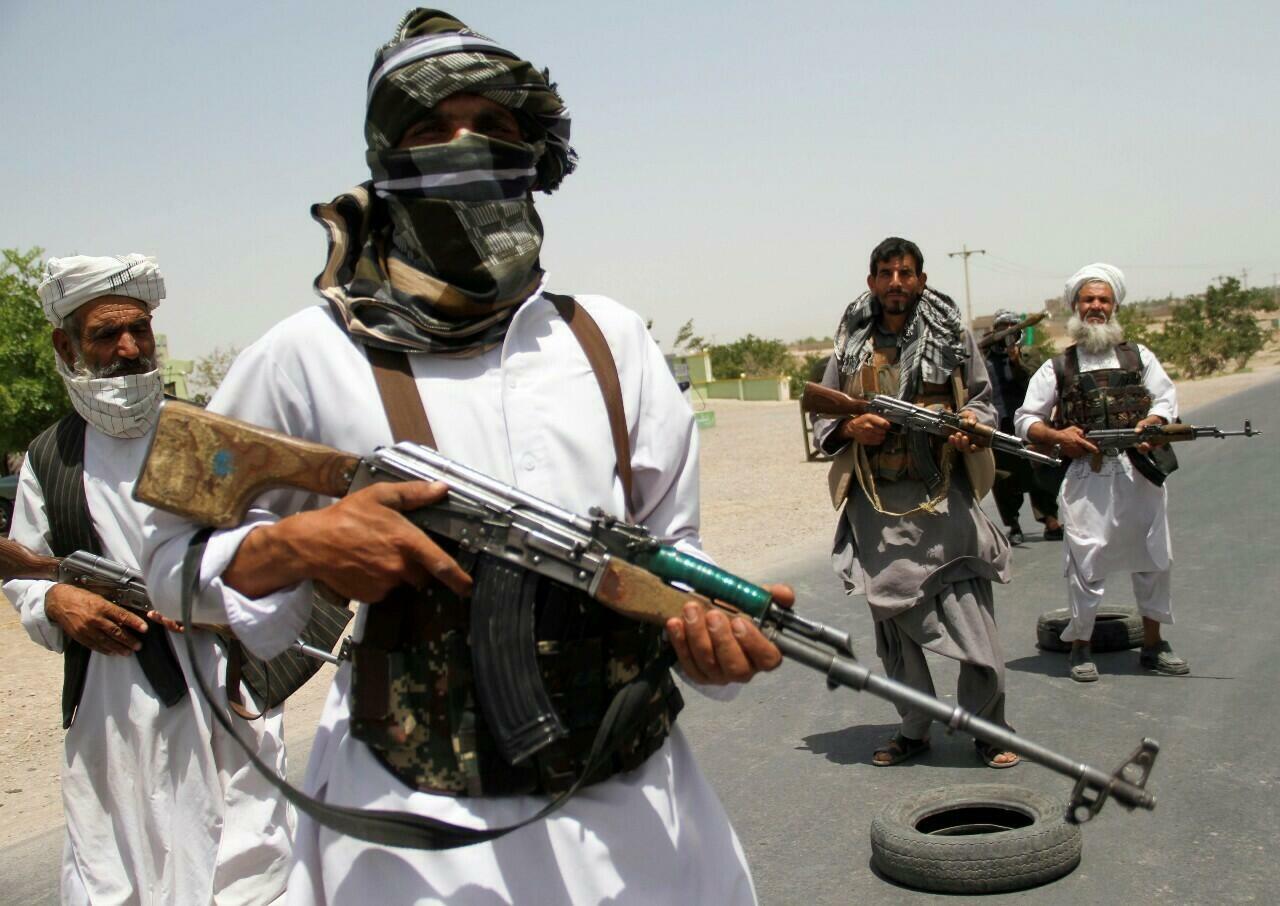 ImÁgenes Sensibles Los Talibanes Ya No Ocultan Su Brutalidad Mataron Y Colgaron En Público A