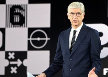 Arsene Wenger dispuesto asumir las responsabilidades de una Copa del Mundo cada 2 años