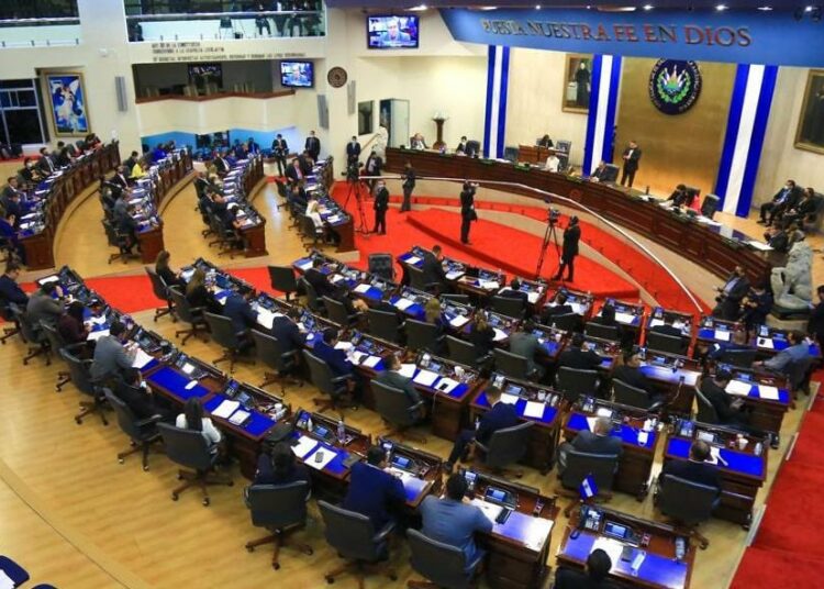 Asamblea aprueba reformas para que delitos de corrupción no prescriban