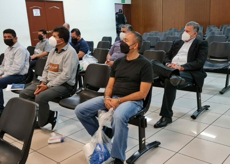 Juez decreta medidas sustitutivas a exfuncionarios del FMLN acusados de corrupción