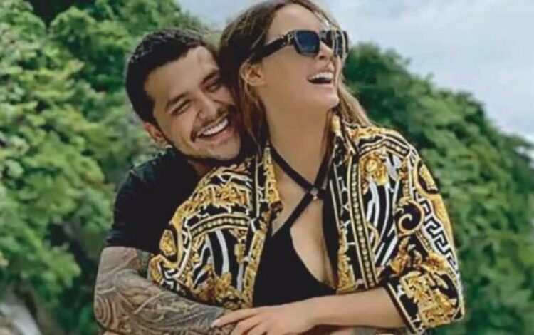 Publican una fotografía que delataría que Belinda y Christian Nodal ya se casaron en España