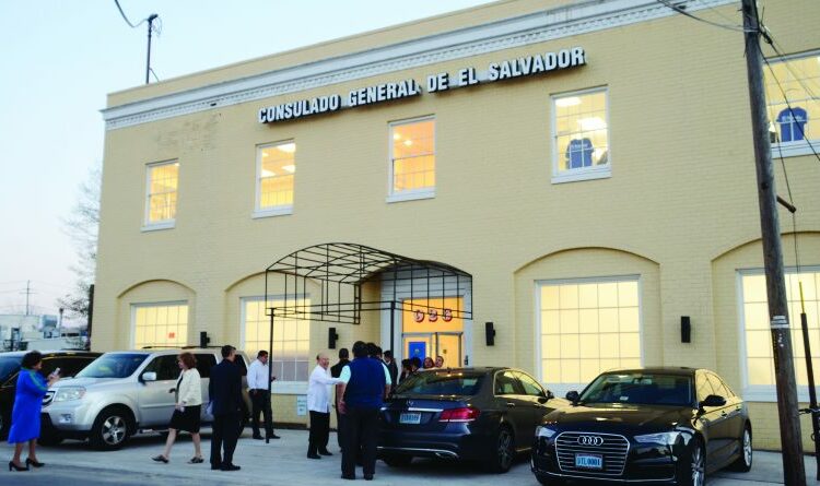 Salvadoreños en el exterior podrán votar a partir de 2024 y optar a cargos de elección popular