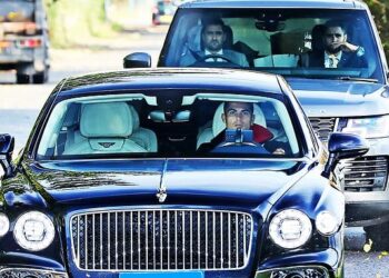 Cristiano Ronaldo revoluciona Manchester dentro y fuera de la cancha: coche de lujo valuado en 342 mil dólares y seguridad privada a cada paso