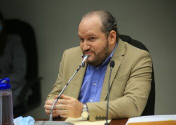 Federico Hernández admite haber recibido dinero en efectivo como sobresueldo, de parte de Antonio Saca