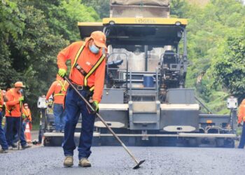 Avanzan trabajos en la carretera entre Tejutla y Frontera El Poy en Chalatenango