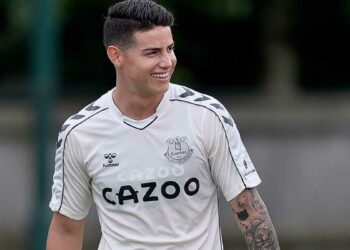 El Estambul Basaksehir presenta una oferta oficial por James