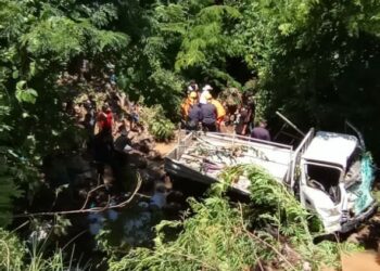 Tres fallecidos y más de 20 heridos en grave accidente de tránsito en Conchagua, La Unión