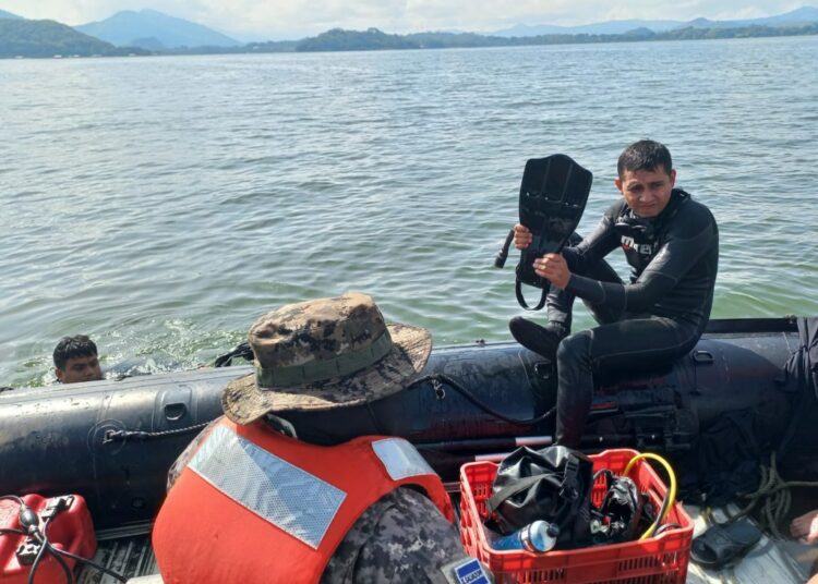 Continúa la búsqueda de dos personas desaparecidas en el lago de Güija