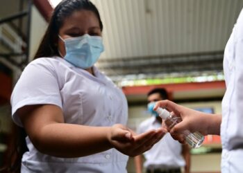 Año escolar finalizará bajo modalidad semipresencial, multimodal y opcional