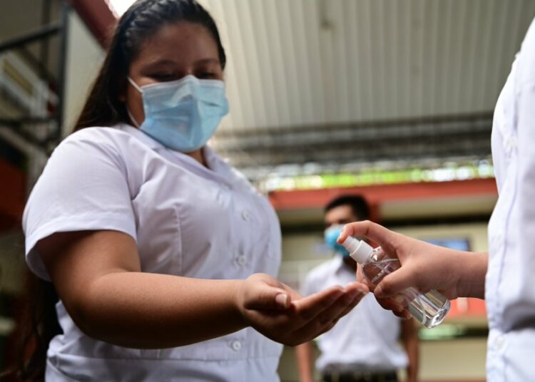 Año escolar finalizará bajo modalidad semipresencial, multimodal y opcional