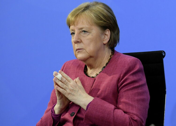 Lanzan una edición limitada de osos de peluche en honor a Angela Merkel