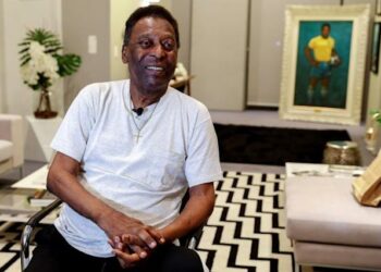 Pelé revela que fue sometido a una cirugía para remover un tumor en el colon