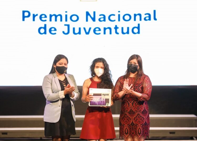 Gobierno realiza la entrega del VI Premio Nacional de la Juventud