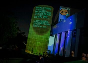 Despacho de la Primera Dama ilumina hospitales de atención materno infantil en conmemoración del Día Mundial de la Seguridad del Paciente