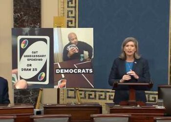 Dos republicanas hablan en el Congreso de EE.UU. usando memes de Internet y la Red no las perdona