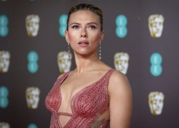 Disney plantea cambios en contratos tas la demanda de Scarlett Johansson