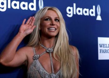 La Justicia de Los Angeles removió al padre de Britney Spears de la tutela de su hija
