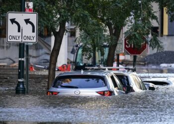 La gobernadora de Nueva York pidió a la gente permanecer en sus casas por la tormenta Ida