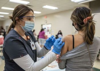 Estados Unidos exigirá a los extranjeros estar vacunados contra el Covid-19 para ingresar al país