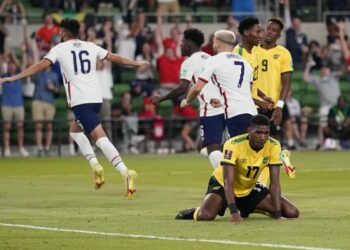 EE.UU. con dos goles de Pepi vence a Jamaica y se fortalece