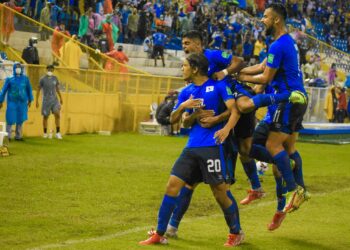 El Salvador con gol de Enrico Dueñas derrotó a Panamá y obtiene su primer triunfo de la octagonal