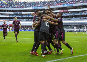 México liquidó a Honduras con un contundente 3 a 0
